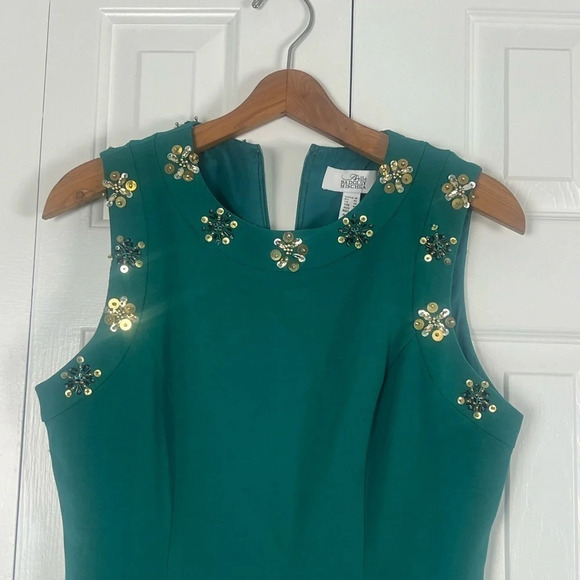 BADGLEY MISCHKA Bold Green and Sequins Beaded Neckline NEW WITH TAGS - Picture 3 of 11